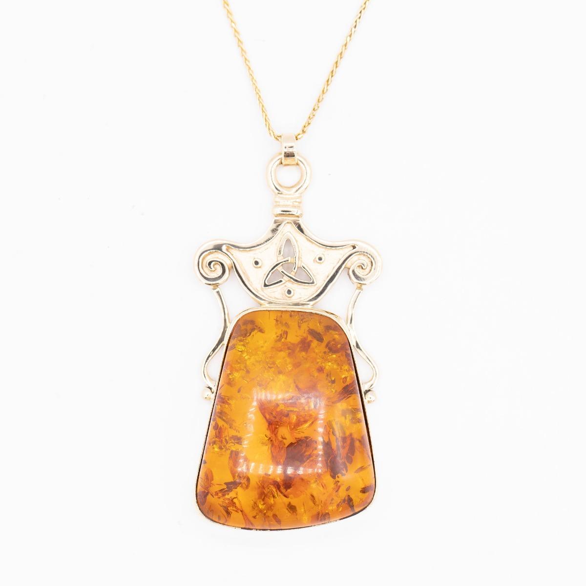 14KT Gold Amber Pendant