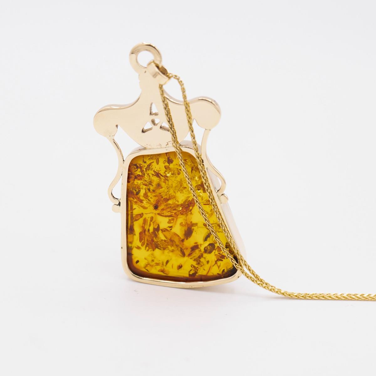 14KT Gold Amber Pendant