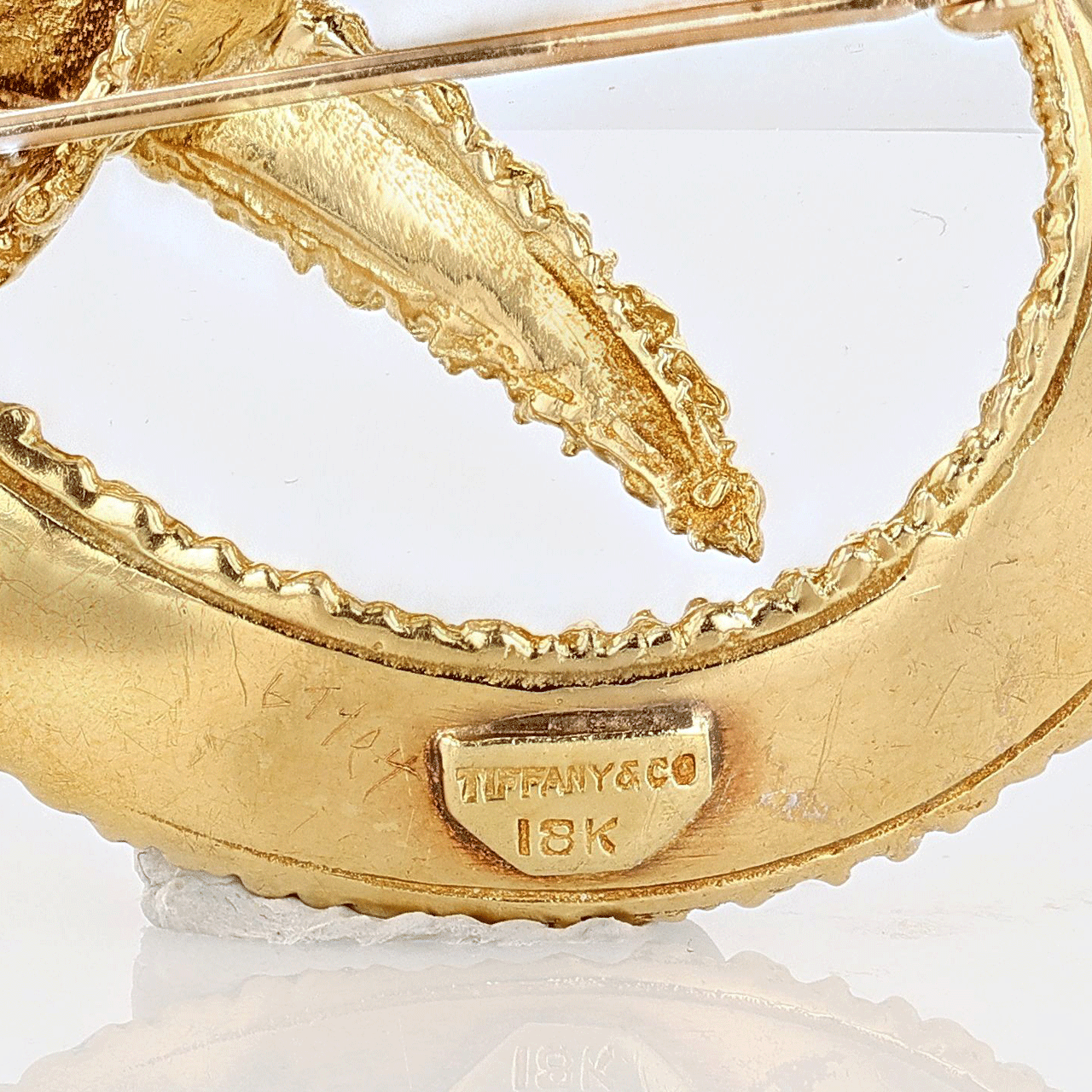 Vintage Tiffany 18k Gold Ribbon Brooch