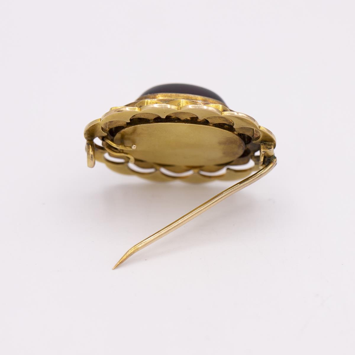 15Kt Yellow Gold Seed Pearl & Oval Cabochon Garnet Brooch