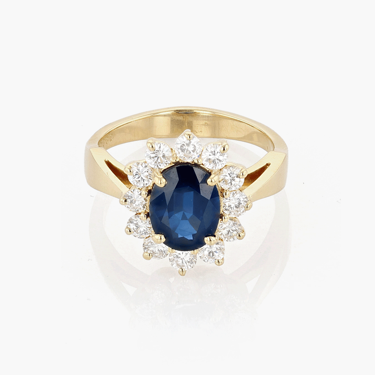 18k Yellow Gold Oval Sapphire and Diamond Ring