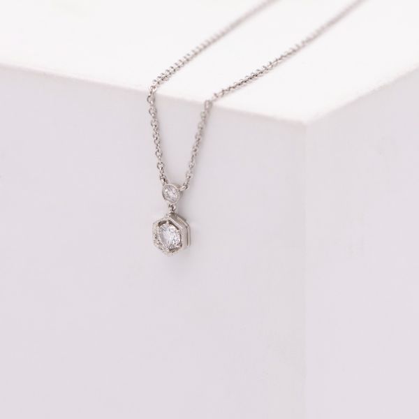 Tiffany and Co. Platinum Diamond Solitaire Pendant 2.01 Carat F/VS1 GIA  Certified For Sale at 1stDibs