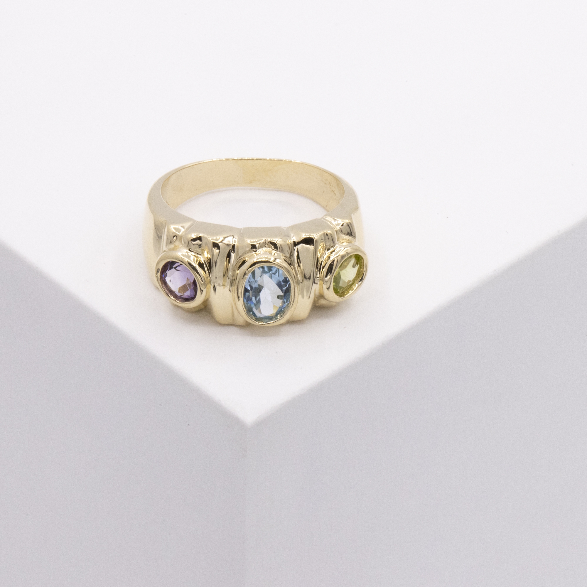 BEZEL SET GEMSTONE GOLD RING - Women's Rings - Jewelry